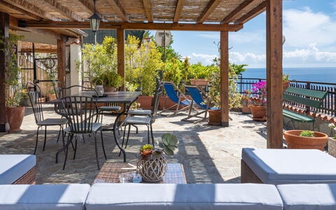 Villa Peiranze: Proprietà, Immobiliare, Costruzione, Casa, Terrazza, Casa, Mobilia, Camera, Estate, Vacanza