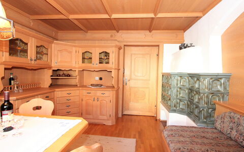 Sonnblick: Camera, Proprietà, Costruzione, Mobilia, Soffitto, Interior Design, Casa, Pavimento, Immobiliare, Casa