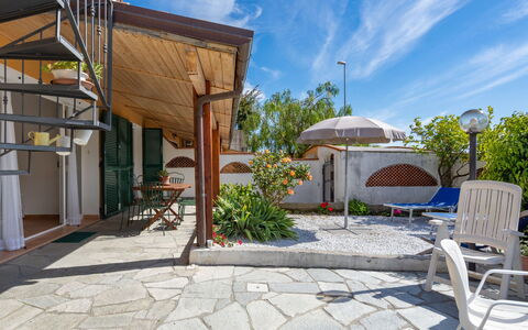 Villa Lamarmora: Proprietà, Costruzione, Immobiliare, Casa, Casa, Terrazza, Zona Residenziale, Estate, Architettura, Flagstone