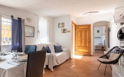Villetta Laura: Camera, Proprietà, Mobilia, Interior Design, Costruzione, Pavimento, Soggiorno, Casa, Immobiliare, Soffitto