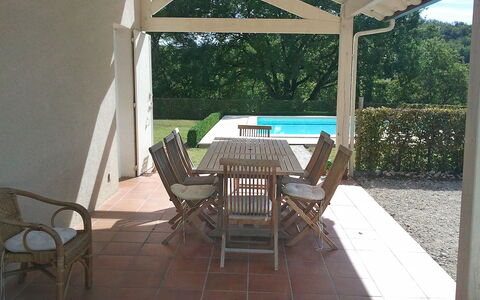 Lapeyriere: Proprietà, Terrazza, Shade, Costruzione, Casa, Camera, Immobiliare, Mobilia, Backyard, Portico