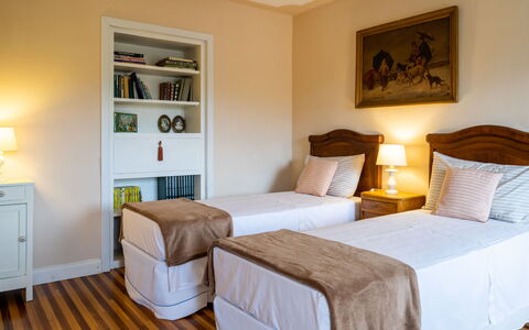 Rachele: Camera Da Letto, Mobilia, Letto, Camera, Proprietà, Lenzuolo, Telaio Del Letto, Interior Design, Pavimento, Materasso