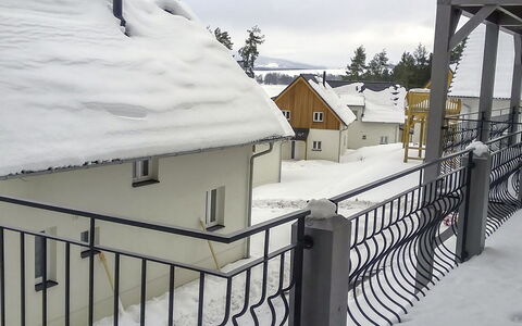 Frymburk 10: Cielo, Neve, Proprietà, Costruzione, Finestra, Recinzione, Illuminazione, Congelamento, Albero, Casa