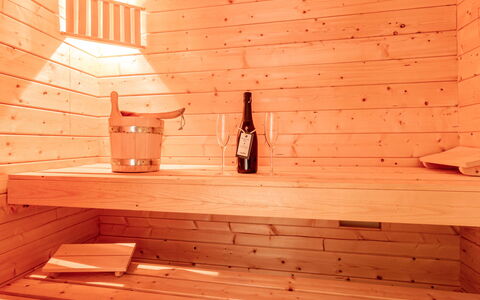 Lakeside Village 4 (+ Sauna): Marrone, Proprietà, Legna, Costruzione, Interior Design, Muratura, Brick, Pavimentazione, Pavimento, Color Legno