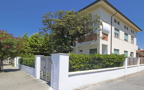 Sandra: Proprietà, Casa, Costruzione, Immobiliare, Casa, Zona Residenziale, Facciata, Architettura, Lotto, Quartiere