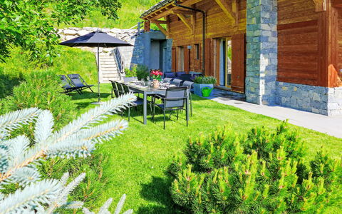 Crans-Montana 643: Giardino, Villetta, Landscaping, Cortile, Eco Hotel, Log Cabin, Edifici Giardino, Agriturismo, Larice