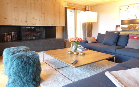 Crans-Montana 643: Mobilia, Camera, Soggiorno, Proprietà, Interior Design, Tavolo, Tavolino Da Caffè, Casa, Casa, Pavimento
