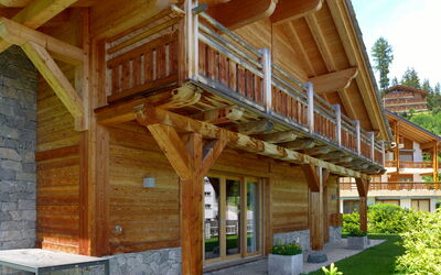 Crans-Montana 643: Pianta, Proprietà, Costruzione, Legna, Albero, Architettura, Interior Design, Cielo, Finestra, Fascio