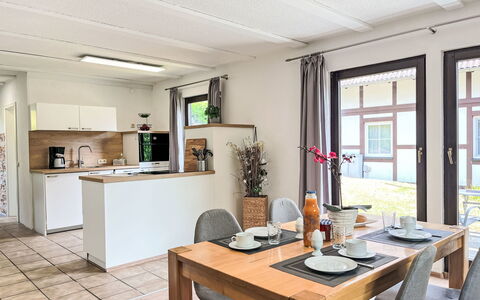 Frankenau 200: Legna, Pavimentazione, Mobilia, Cucina & Sala Da Pranzo Tavolo, Interior Design, Pavimento, Tavolo, Casa, Sala Da Pranzo, Soffitto