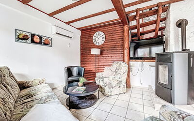 Aschenputtel 200.28: Mobilia, Pavimento, Pavimentazione, Interior Design, Camera, Casa, Soffitto, Appartamento, Soggiorno, Divano