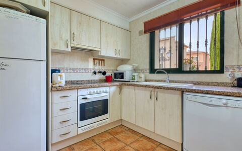 Jardines del Mar: Proprietà, Camera, Cucina, Cabinetry, Mobilia, Controsoffitto, Costruzione, Immobiliare, Casa, Interior Design