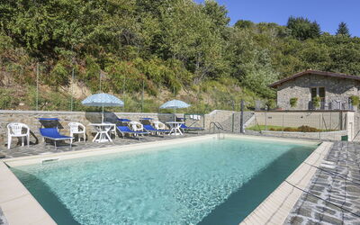 Casa vacanza Castelnuovo di Garfagnana 648 - Villa Collemandina, Toscana, Italia - Caminetto (Cng177) 648.3