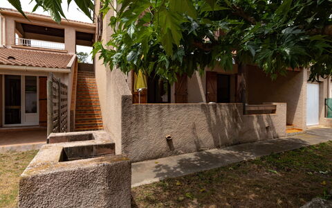 Moriani-Plage 644: Pianta, Costruzione, Finestra, Manto Stradale, Shade, Lotto, Casa, Albero, Erba, Legna