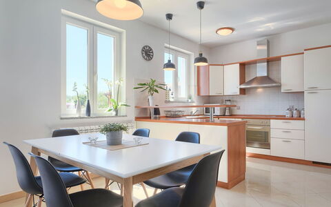 Eugen: Camera, Mobilia, Proprietà, Interior Design, Cucina, Costruzione, Sala Da Pranzo, Tavolo, Controsoffitto, Cabinetry