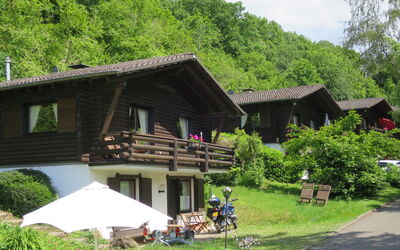 Schönecken 100: Pianta, Proprietà, Costruzione, Finestra, Albero, Cielo, Lotto, Thatching, Paesaggio Naturale, Casa
