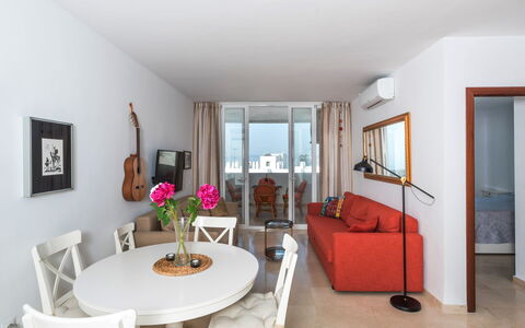 Carmen Vistamar: Camera, Proprietà, Mobilia, Interior Design, Costruzione, Soggiorno, Casa, Tavolo, Pavimento, Immobiliare