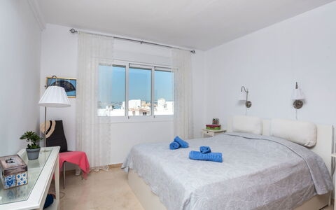 Carmen Vistamar: Camera Da Letto, Camera, Proprietà, Letto, Mobilia, Lenzuolo, Telaio Del Letto, Interior Design, Costruzione, Parete