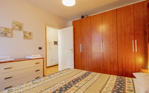 La Rondine (Luu280): Proprietà, Legna, Interior Design, Arancia, Costruzione, Pavimento, Pavimentazione, Cabinetry, Porta