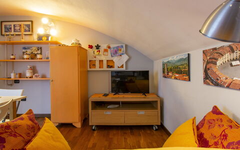 La Rondine (Luu280): Proprietà, Mobilia, Cornice, Cabinetry, Comfort, Arancia, Legna, Interior Design, Elettrodomestico, Illuminazione