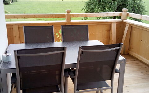 Zillertalblick: Mobilia, Sedia, Camera, Tavolo, Deck, Color Legno, Scrivania, Balcone, Latifoglie, Legna