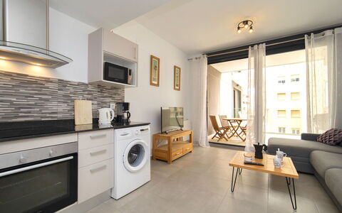 Calpe Beach i: Mobilia, Divano, Cabinetry, Tavolo, Interior Design, Legna, Pianta Della Casa, Cucina Stufa, Soggiorno, Controsoffitto