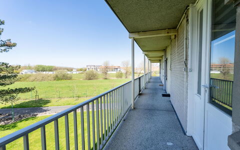De Haan 311: Appartamento, Prato, Shade, Estate, Balcone, Landscaping, Cortile, Passerella, Recinzione, Portico