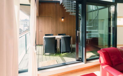 Rooftop Breeze with Parking