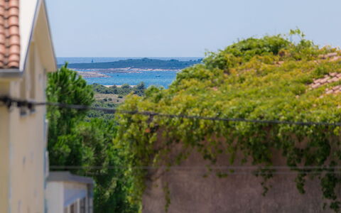 Evelina: Cielo, Pianta, Costruzione, Azzurro, Acqua, Finestra, Corpo D'Acqua, Lotto, Paesaggio, Groundcover