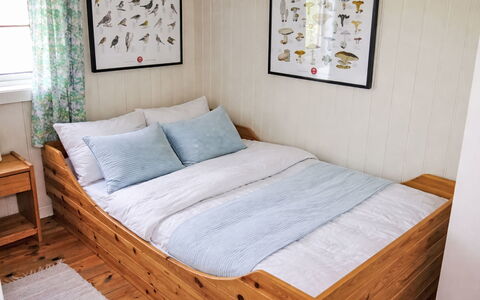Førevanns Hytta: Mobilia, Legna, Pavimentazione, Interior Design, Pavimento, Biancheria, Camera Da Letto, Camera, Letto, Lenzuolo