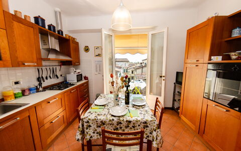Sinidio: Controsoffitto, Camera, Proprietà, Mobilia, Cucina, Cabinetry, Costruzione, Interior Design, Casa, Pavimento