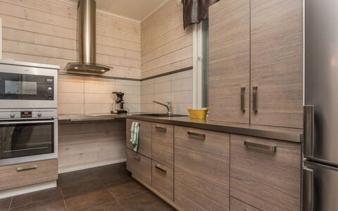 Pertunmaa 603: Cabinetry, Cucina, Controsoffitto, Pavimentazione, Mobilia, Legna, Elettrodomestico Da Cucina, Cassetto, Interior Design, Pavimento