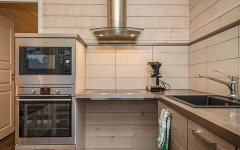 Pertunmaa 603: Pavimentazione, Cucina, Cabinetry, Legna, Controsoffitto, Pavimento, Elettrodomestico Da Cucina, Interior Design, Mobilia, Elettrodomestico