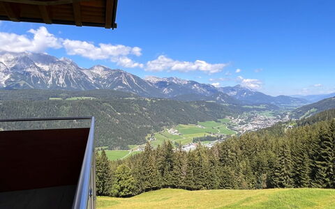 Schladming 620: Cielo, Nube, Giorno, Proprietà, Montagna, Ecoregione, Pianta, Foglia, Verde, Albero