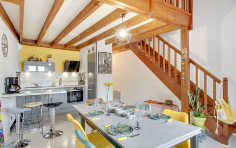Emeuraude: Camera, Proprietà, Costruzione, Interior Design, Mobilia, Sala Da Pranzo, Soffitto, Casa, Casa, Immobiliare