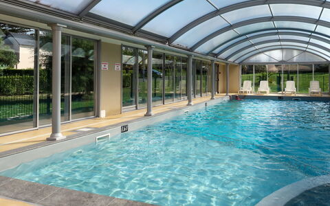Crozon-Morgat 642: Acqua, Pianta, Proprietà, Cielo, Piscina, Costruzione, Azzurro, Shade, Architettura, Interior Design