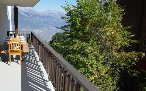 Nendaz 663: Proprietà, Albero, Immobiliare, Casa, Architettura, Casa, Balcone, Corrimano, Costruzione, Camera