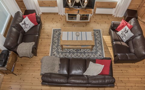 Koskelo: Divano, Mobilia, Pavimentazione, Legna, Interior Design, Pavimento, Soggiorno, Pavimento In Legno, Casa