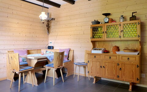 Chalet Ninette: Mobilia, Proprietà, Tavolo, Costruzione, Legna, Interior Design, Mensola, Scaffalature, Pavimentazione, Pavimento