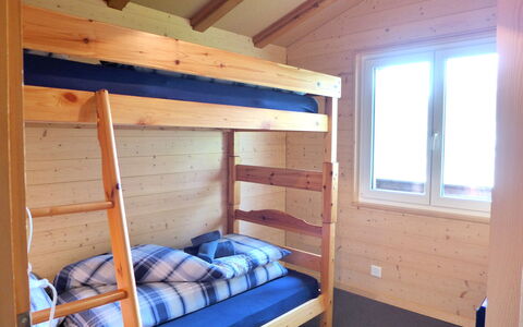 Chalet Ninette: Letto A Castello, Proprietà, Finestra, Costruzione, Legna, Ostello, Casa, Pavimento, Dormitorio, Latifoglie