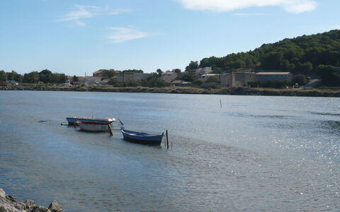 La Maison de L'Etang: Acqua, Nube, Cielo, Barca, Risorse Idriche, Moto D'Acqua, Veicolo, Costiera E Morfologie Oceanic, Lago, Alveo