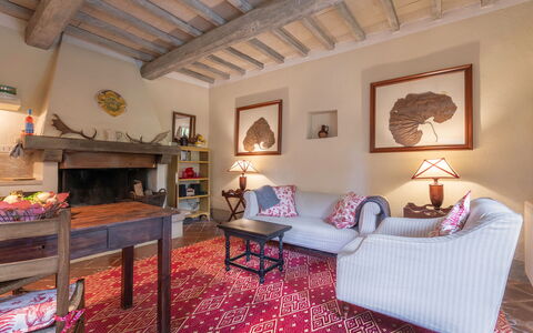 Casa Di Lilli: Mobilia, Interior Design, Pavimentazione, Parete, Pavimento, Legna, Divano, Soffitto, Soggiorno, Camera