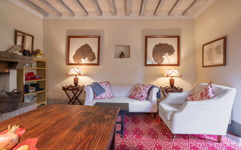 Casa Di Lilli: Mobilia, Interior Design, Pavimentazione, Parete, Pavimento, Divano, Legna, Camera, Soffitto, Soggiorno