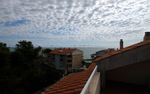 Residencial Mar: Tetto, Cielo, Proprietà, Nube, Zona Residenziale, Architettura, Casa, Casa, Immobiliare, Costruzione
