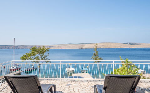 Iris: Acqua, Cielo, Mobilia, Costruzione, Blu, Sedia, Azzurro, Mobili Da Esterno, Lago, Pianta