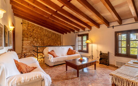 Santa Llucia: Camera, Proprietà, Costruzione, Mobilia, Interior Design, Casa, Immobiliare, Soffitto, Soggiorno, Fascio