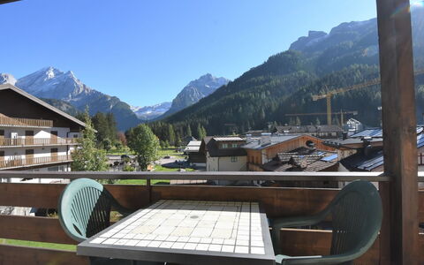 Cesa Lucilla: Geografia Montane, Montagna, Cielo, Catena Montuosa, Proprietà, Alpi, Tetto, Camera, Immobiliare, Hill Station