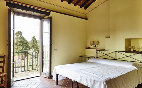 Villa Cincinelli: Camera Da Letto, Camera, Proprietà, Mobilia, Letto, Costruzione, Telaio Del Letto, Interior Design, Soffitto, Lenzuolo