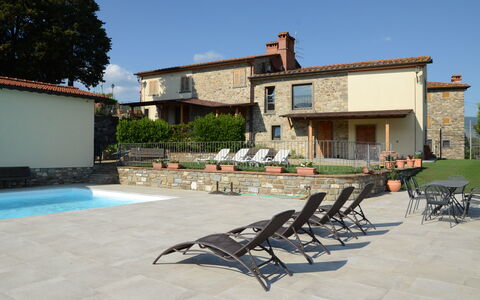 Villa Cincinelli: Proprietà, Casa, Costruzione, Piscina, Casa, Immobiliare, Zona Residenziale, Architettura, Estate, Appartamento