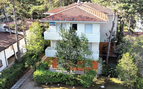 Lignano Pineta 642: Pianta, Proprietà, Costruzione, Finestra, Albero, Urban Design, Casa, Quartiere, Zona Residenziale, Paesaggio