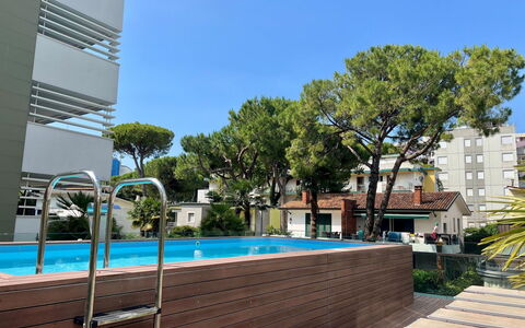 Lignano Sabbiadoro 641: Piscina, Ricorrere, Appartamento, Urban Design, Materiale Composito, Condominio, Shade, Tempo Libero, Eco Hotel, Balcone